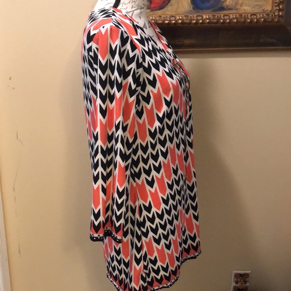 la vanya abstract print nautical criss cross gold tone chain tie & drop LS top - Picture 4 of 12